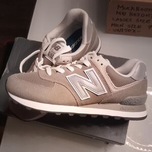 BNIB New Balance 574 Classic